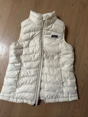 Patagonia Off-White Quilted Puffer Vest